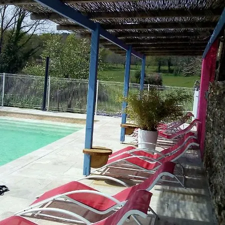 Chalet Restyled Cosy Mobil Les Arbres Montclera